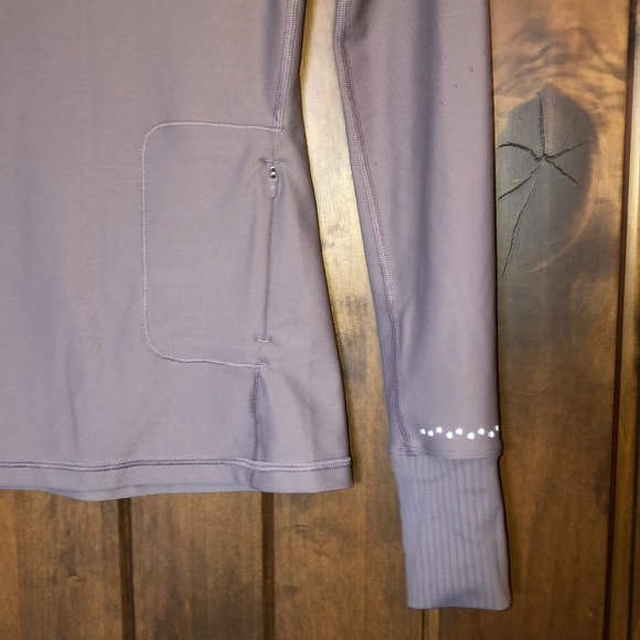 Lululemon - Picture 3 of 7